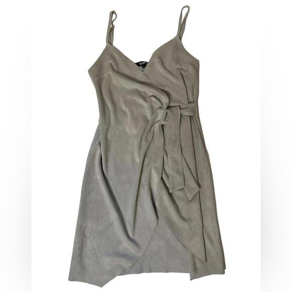 Missguided l Faux Suede Light Gray Wrap Dress Size 4 - Picture 1 of 7